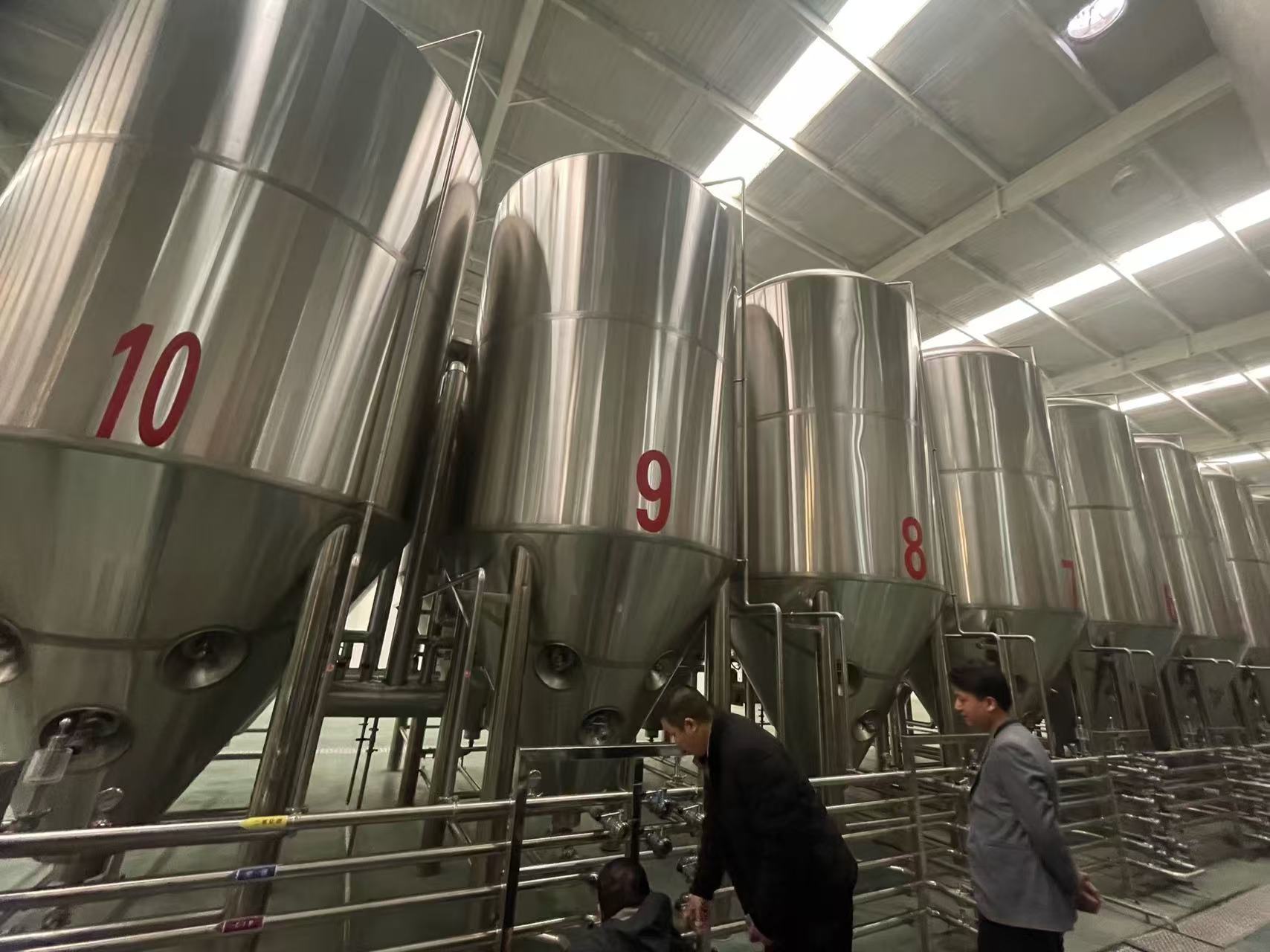 交城精酿啤酒设备厂—平面布置、设备设计、制造、调试、培训等一条龙服务